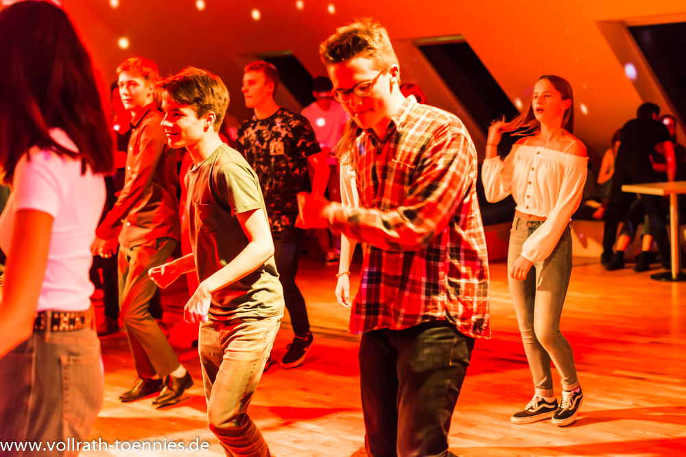 2019 11 30 Tanzparty Jugend 0680